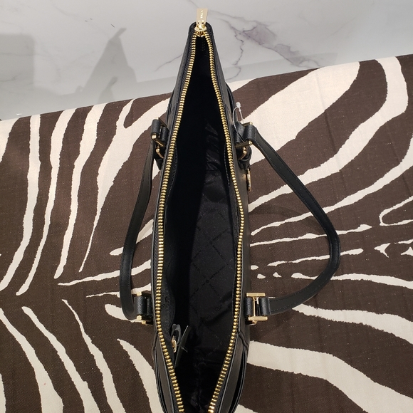 FREE SHIPPING Michael Kors Charlotte Large Tote - Picture 7 of 8